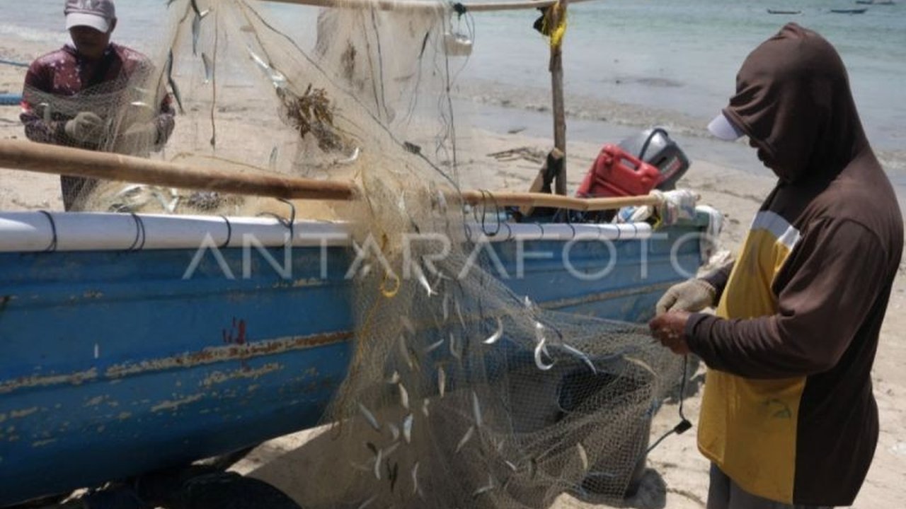 Dinas Kelautan dan Perikanan (Dislutkan) Kalimantan Tengah (Kalteng) bersama Otoritas Jasa Keuangan (OJK) bersinergi untuk mengoptimalkan potensi ekonomi biru Kalteng, demi kesejahteraan masyarakat pesisir dan keberlanjutan sektor kelautan.
