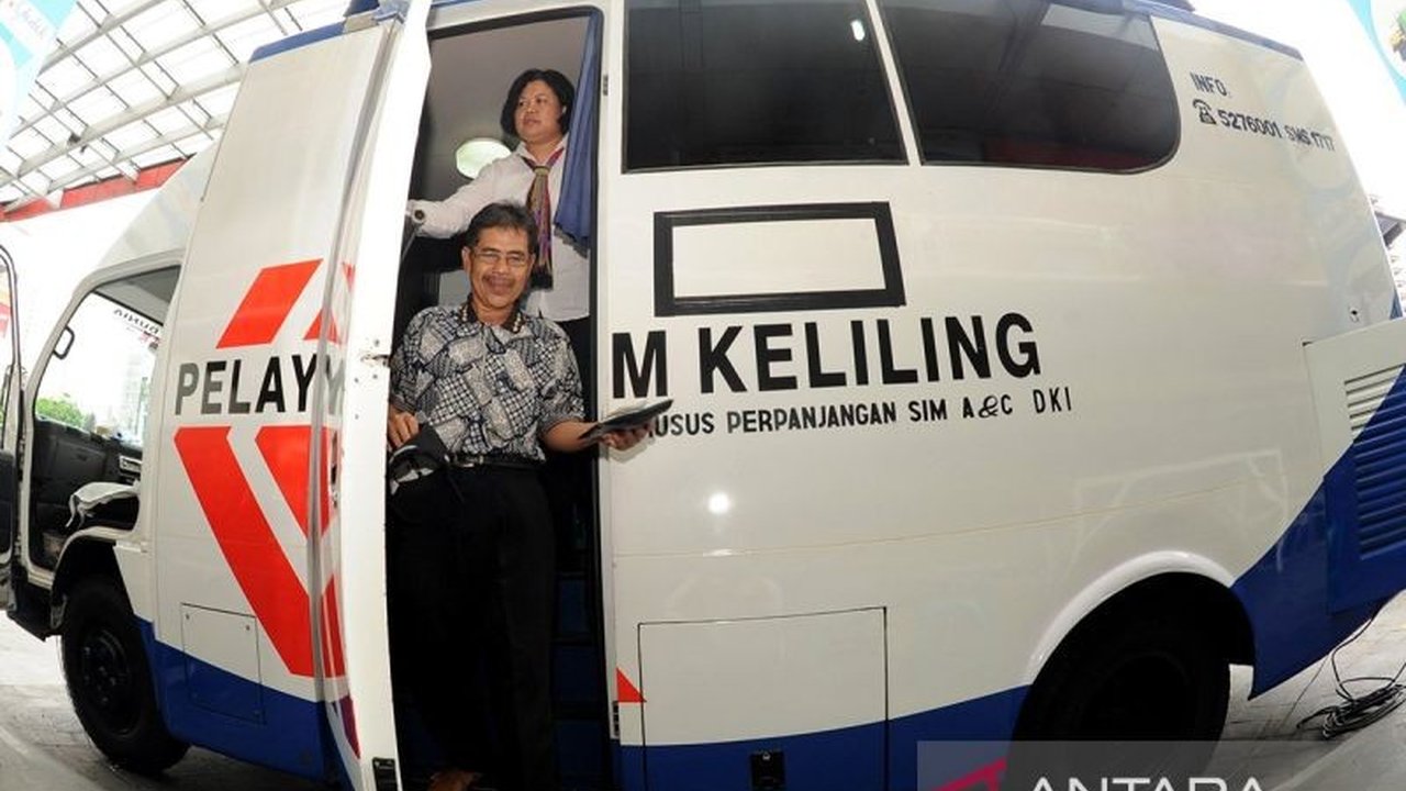 Direktorat Lalu Lintas Polda Metro Jaya kembali menyediakan layanan SIM Keliling Jakarta di lima lokasi strategis pada Selasa, 27 Januari, memudahkan warga memperpanjang SIM A dan C.