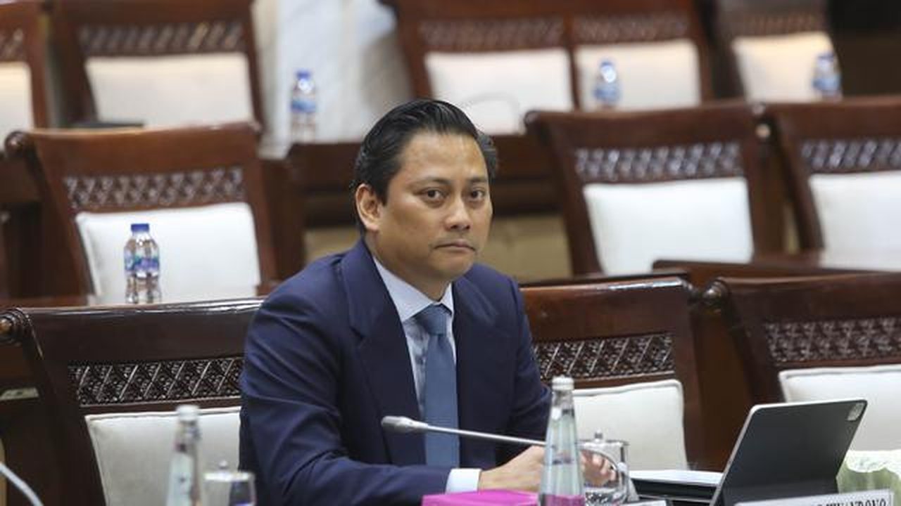 Keputusan ini diambil dalam rapat internal Komisi XI DPR RI setelah dilakukan uji kelayakan dan kepatutan (fit and proper test). Tampak dalam foto, Wakil Menteri Keuangan yang juga Calon Depu