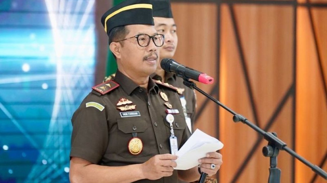 Kepala Kejaksaan Tinggi Sulawesi Selatan (Kejati Sulsel) Didik Farkhan Alisyahdi menekankan pentingnya **integritas pejabat Kejati Sulsel** yang baru dilantik demi penegakan hukum yang tegas dan visioner, memicu rasa penasaran akan dampak kepemimpinan bar