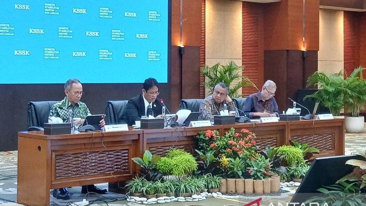 Otoritas Jasa Keuangan (OJK) memberikan restrukturisasi kredit senilai Rp12,58 triliun kepada 237.083 nasabah yang terdampak bencana di Sumatera. Kebijakan restrukturisasi kredit OJK ini berlaku tiga tahun.