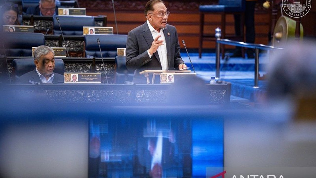 Perdana Menteri Anwar Ibrahim mengungkapkan Strategi Ekonomi Malaysia untuk meningkatkan perekonomian negara, salah satunya melalui perluasan pasar dan perdagangan global yang berhasil mencatat rekor historis.