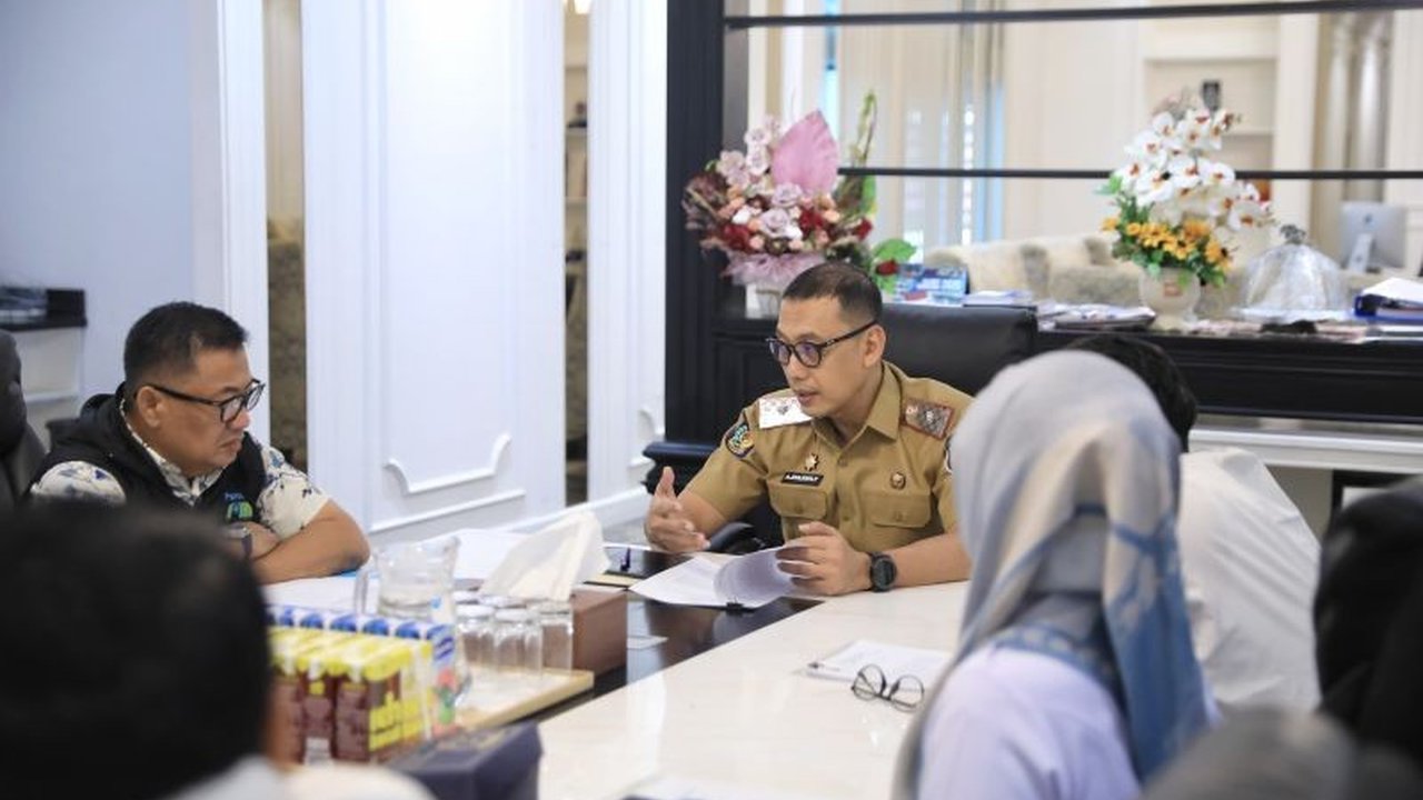 Pemerintah Kota Makassar bersama Balai Cipta Karya Kementerian Pekerjaan Umum membahas finalisasi hibah alat deteksi air modern dari JICA untuk PDAM, guna menekan angka kehilangan air.