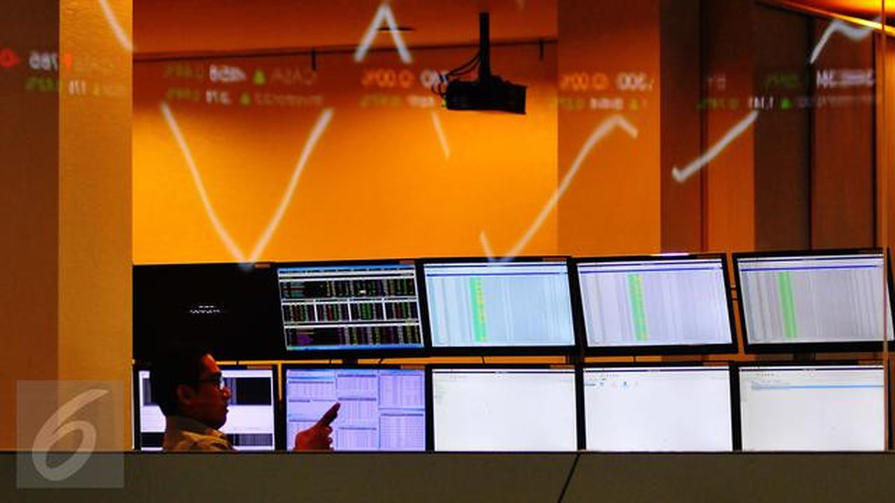 Pergerakan saham di BEI, Jakarta, Senin (13/2). Pembukaan perdagangan bursa hari ini, Indeks Harga Saham Gabungan (IHSG) tercatat menguat 0,57% atau 30,45 poin ke level 5.402,44. (Liputan6.co