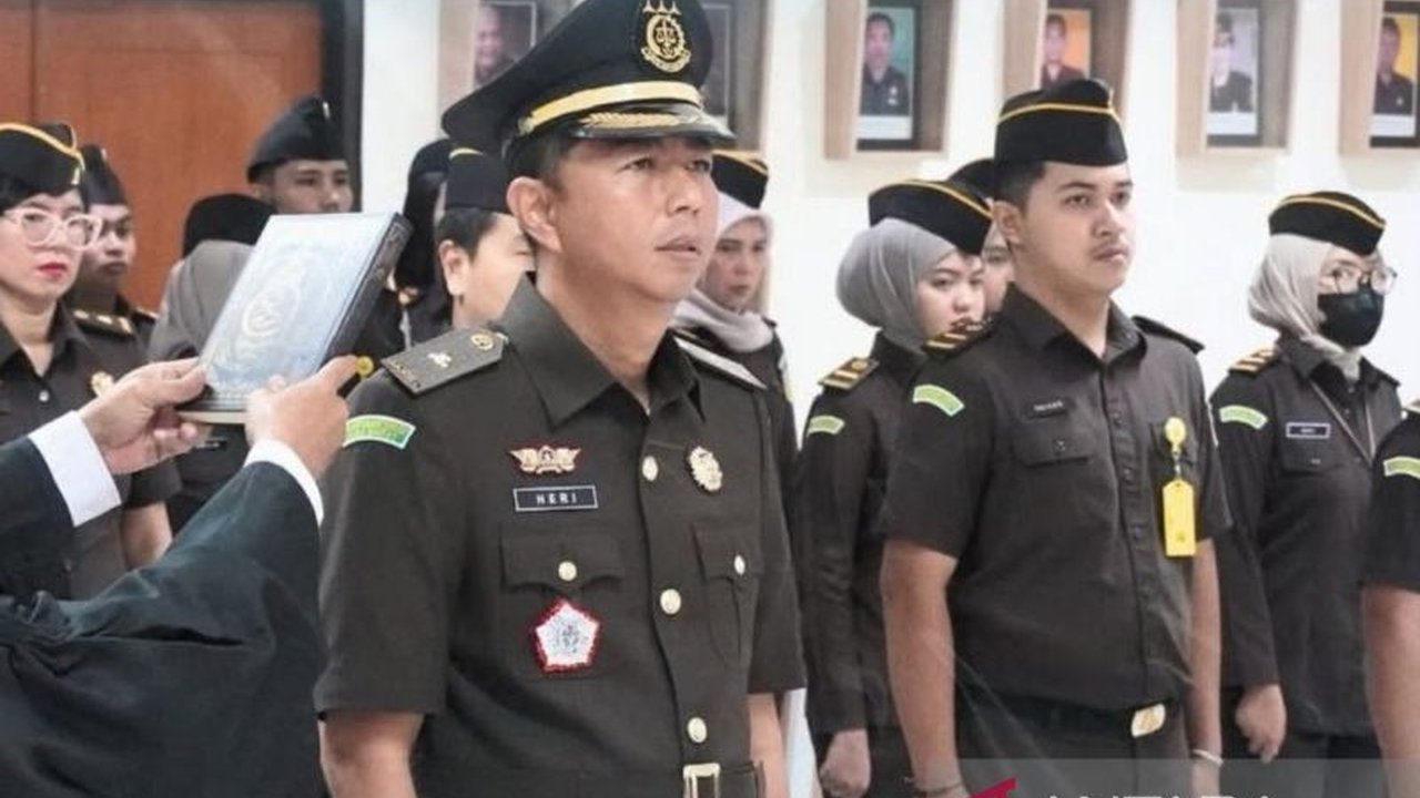 Kejaksaan Negeri Kabupaten Bogor baru-baru ini melantik pejabat baru di bidang Perdata dan Tata Usaha Negara (Datun), langkah strategis untuk memperkuat penegakan hukum dan pelayanan publik.