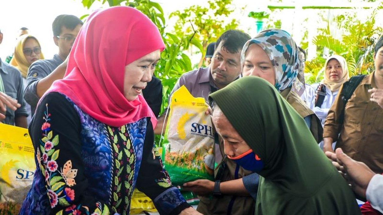 Pemerintah Provinsi Jawa Timur gencar melakukan **stabilisasi harga bahan pokok** menjelang Ramadhan dan Idul Fitri 1447 H. Pasar murah digelar untuk menjaga daya beli masyarakat dan mengendalikan inflasi daerah.