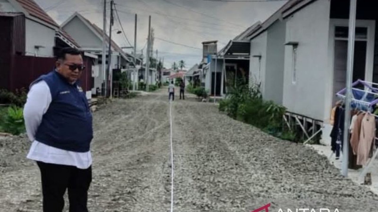 Pemerintah Kota Banjarmasin melanjutkan program Perbaikan Jalan Perumahan Banjarmasin sepanjang belasan kilometer pada 2026. Simak target dan tantangan pemerataan infrastruktur ini untuk warga kota.