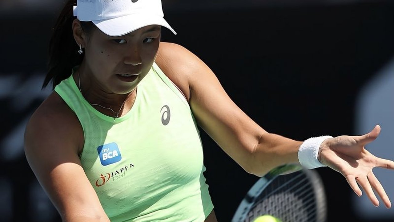 Petenis muda Indonesia, Janice Tjen, berhasil mengamankan tiket wildcard untuk berlaga di turnamen WTA 500 Mubadala Abu Dhabi Open 2026, siap unjuk gigi melawan para bintang tenis dunia.