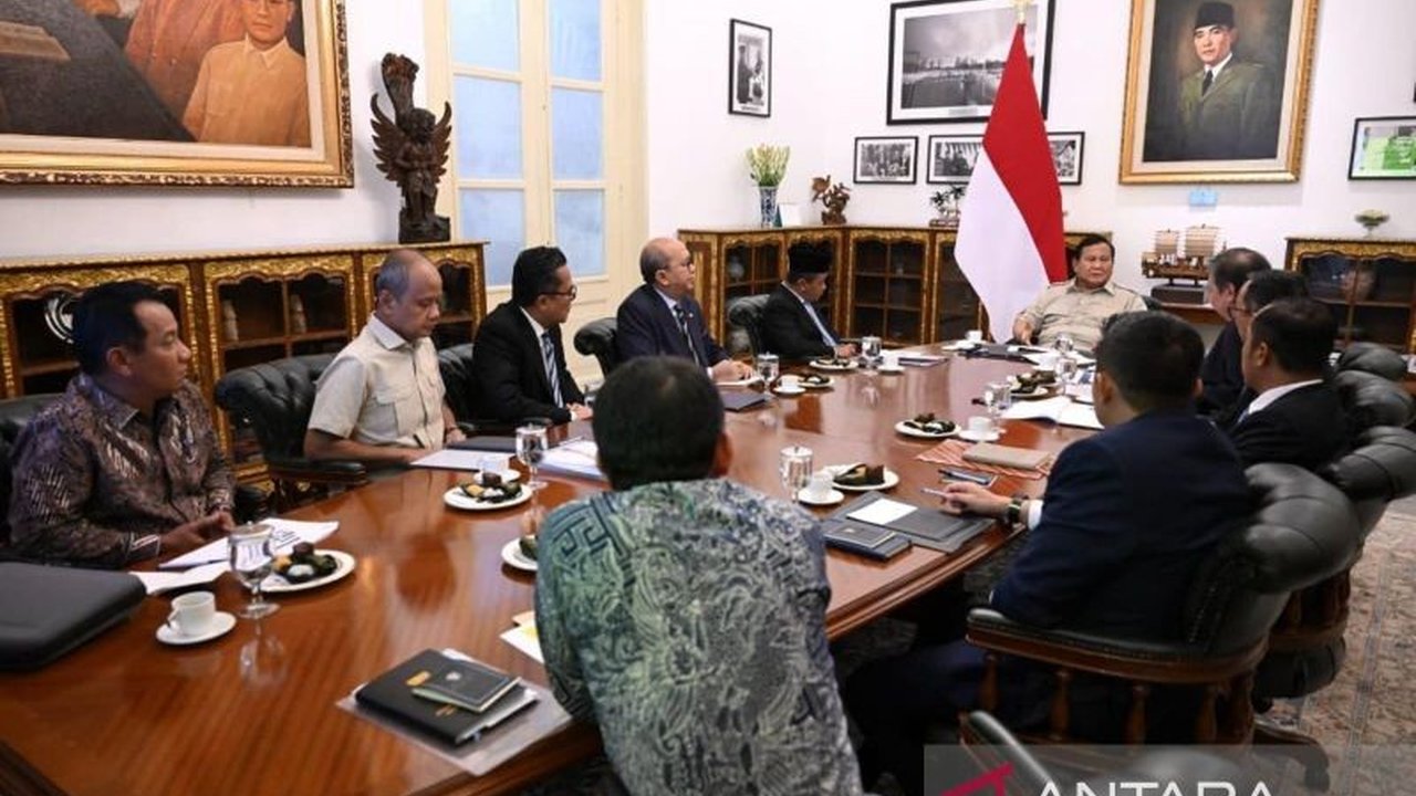 Presiden Prabowo Subianto menegaskan pentingnya Pengelolaan Minerba Optimal demi peningkatan pendapatan negara dan kesejahteraan rakyat, sesuai amanat konstitusi.
