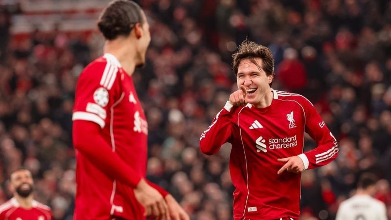 Liverpool memastikan langkah ke babak 16 besar Liga Champions 2025/26 setelah tampil perkasa dengan kemenangan telak 6-0 atas Qarabag, mengukuhkan posisi mereka di papan atas klasemen liga fase. Kemenangan ini sekaligus mengamankan tiket Liverpool lolos 1