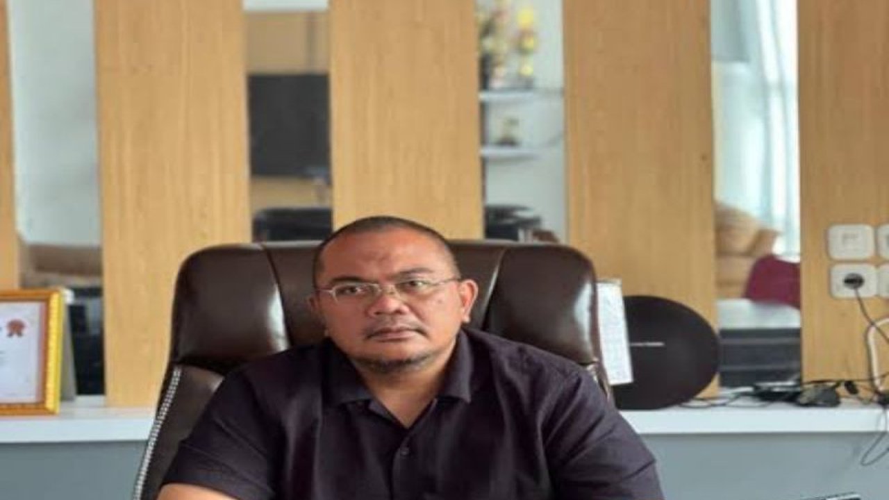 Badan Penanggulangan Bencana Daerah (BPBD) Sulbar mendesak pemerintah daerah setempat untuk memperkuat Mitigasi Cuaca Ekstrem di Sulawesi Barat menyusul peringatan BMKG tentang potensi bencana hidrometeorologi.