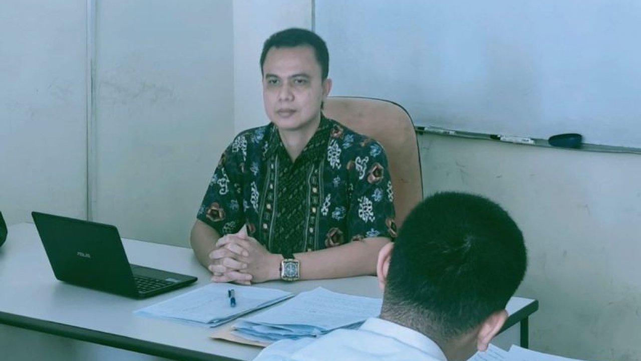 Wacana menempatkan Polri di bawah kementerian ditolak tegas. Pengamat kepolisian dan DPR RI sepakat bahwa kedudukan Polri di bawah Presiden adalah amanat reformasi dan sesuai konstitusi, menjaga efisiensi kinerja.