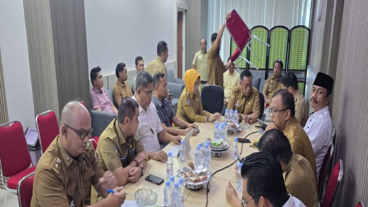Pemerintah Provinsi Sulawesi Barat (Pemprov Sulbar) serius perkuat pencegahan IRET (intoleransi, radikalisme, ekstremisme, terorisme) melalui rapat koordinasi lintas sektor dan regulasi, bertujuan menjaga stabilitas ideologi serta membentengi generasi mud