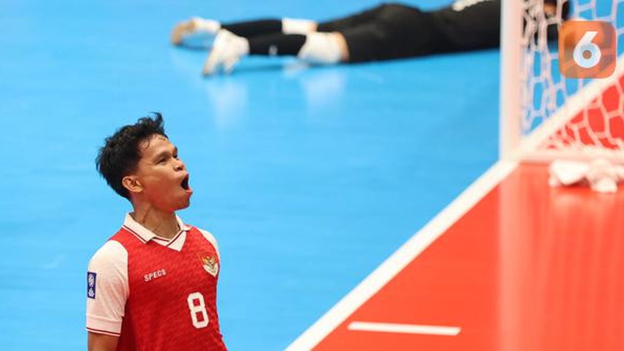 Selebrasi pemain Timnas Futsal Indonesia, Ardiansyah Nur selepas membobol gawang Kirgistan dalam laga kedua Grup A Piala Asia Futsal 2026 di Indonesia Arena, Kamis (29/1/2026). (Bola.com/M. I