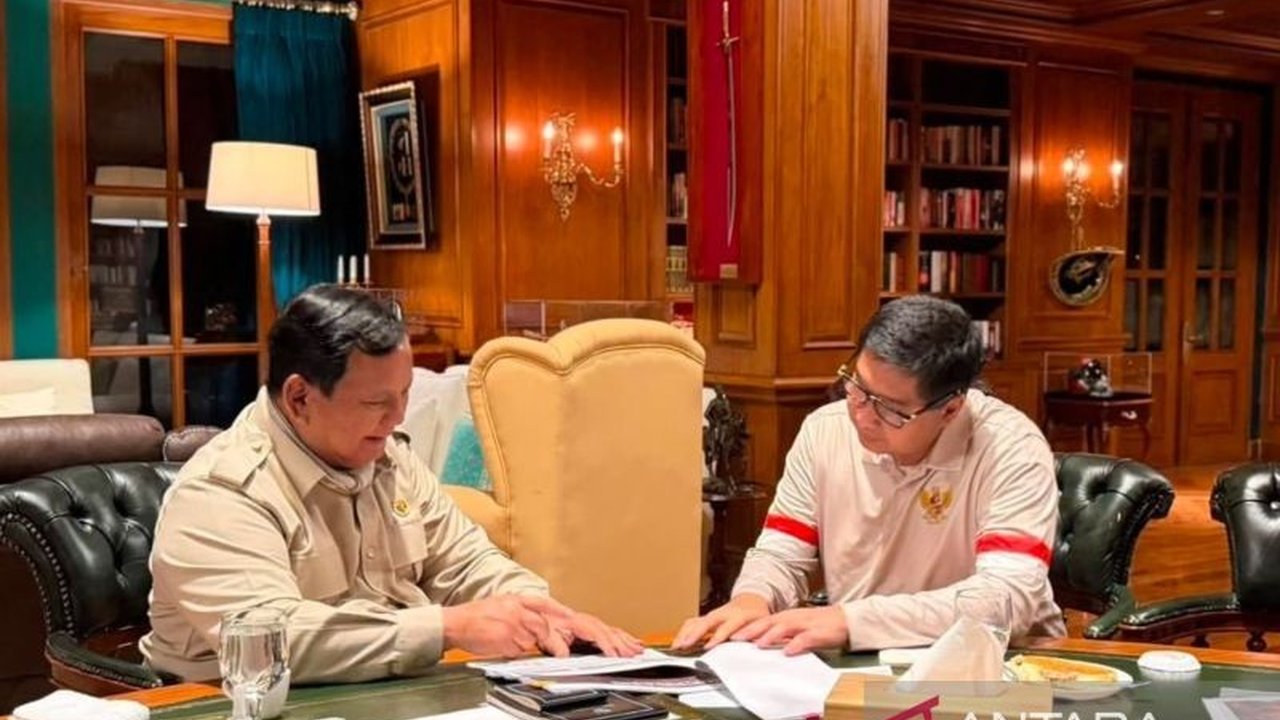 Presiden Prabowo Subianto menerima laporan dari Menteri Perumahan dan Kawasan Permukiman Maruarar Sirait mengenai progres Pembangunan Rusun Cikarang seluas 30 hektare, menunjukkan komitmen pemerintah dalam menyediakan hunian layak bersubsidi bagi masyarak