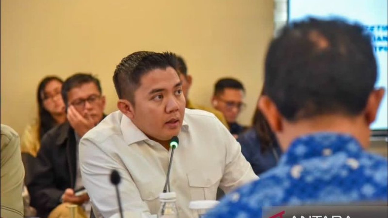 Sekretaris Kabinet (Seskab) Teddy Indra Wijaya memimpin rapat Tim Pengendalian Inflasi Pusat (TPIP) untuk memperkuat koordinasi pengendalian inflasi menjelang Ramadhan dan Idulfitri 2026, dengan fokus pada stabilitas harga pangan dan daya beli masyarakat.