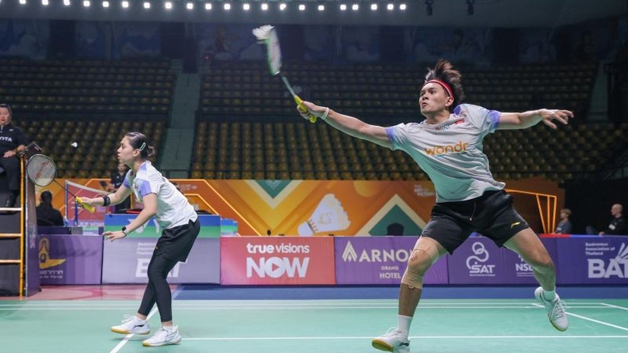 Ganda campuran Indonesia, Adnan Maulana/Indah Cahya Sari Jamil, berhasil mengamankan tiket semifinal Thailand Masters 2026 setelah melewati pertandingan sengit dan dramatis melawan wakil China.