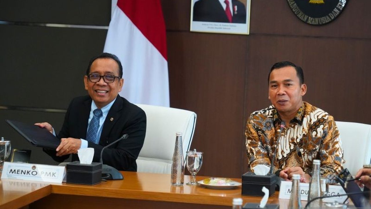Menteri Kependudukan dan Pembangunan Keluarga (Mendukbangga) Wihaji menegaskan bahwa pembangunan keluarga yang efektif menjadi fondasi krusial untuk mencapai stabilitas demografi di Indonesia, sekaligus mendukung pembangunan nasional.