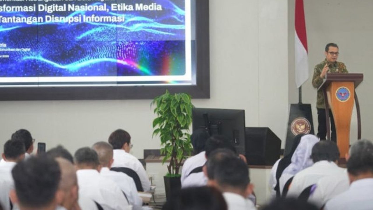 Wakil Menteri Komunikasi dan Digital (Wamenkomdigi) Nezar Patria menyoroti disrupsi AI jurnalisme yang secara fundamental mengubah lanskap media global, menghadirkan tantangan serius bagi keberlanjutan industri pers nasional.