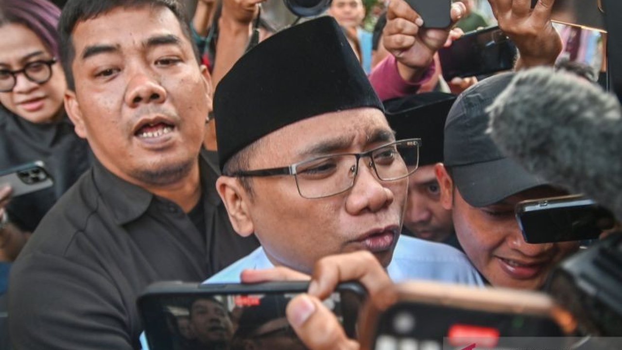 Presidium Penyelamat Organisasi & Muktamar Luar Biasa Nahdlatul Ulama (PO & MLB NU) mendesak KPK untuk menahan petinggi PBNU yang menjadi tersangka kasus korupsi haji 2023-2024, demi keadilan dan menjaga marwah organisasi.
