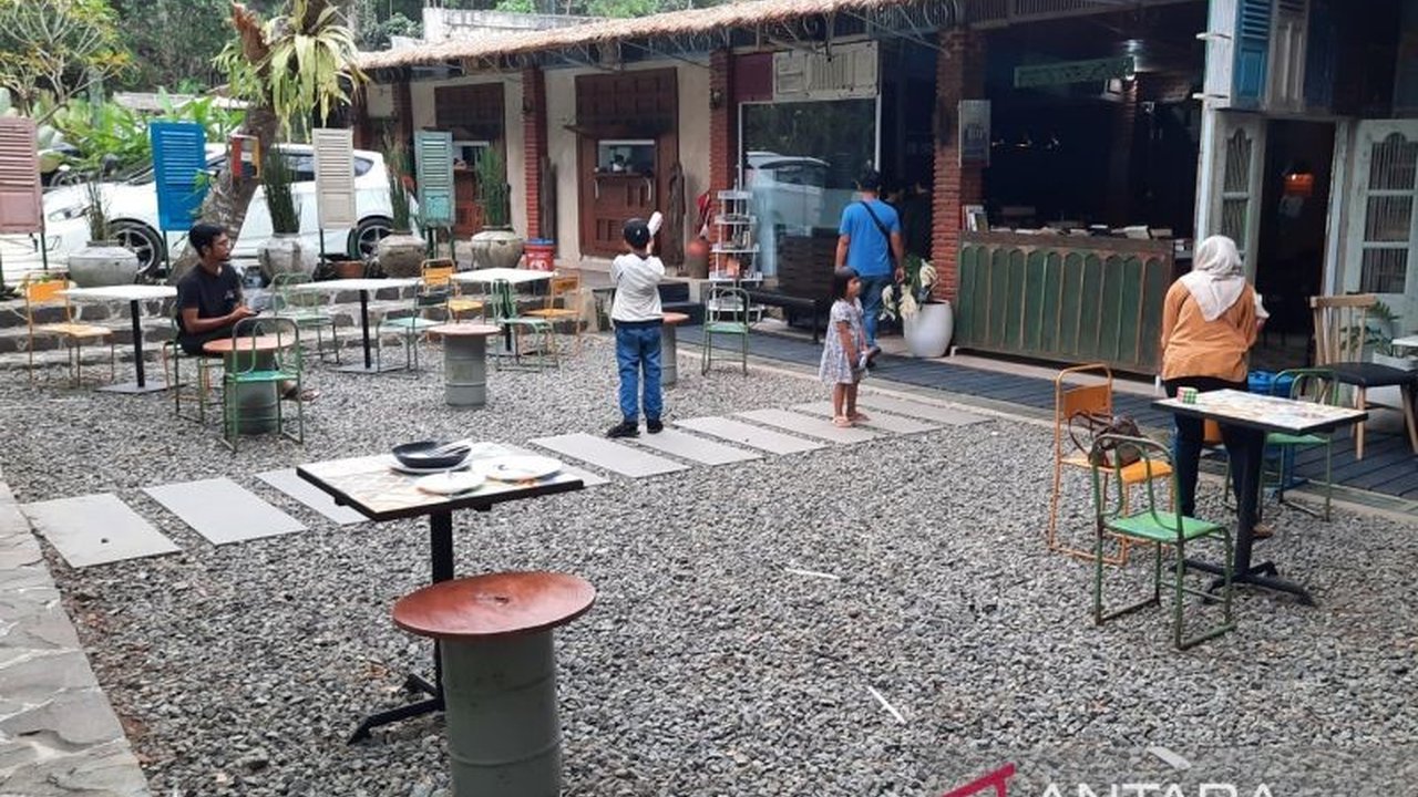 Pemerintah Kabupaten Kuningan serius membenahi tata kelola wisata Kuningan, khususnya di kawasan Taman Nasional Gunung Ciremai, untuk memastikan pertumbuhan sektor pariwisata yang tertib, aman, dan berwawasan lingkungan.