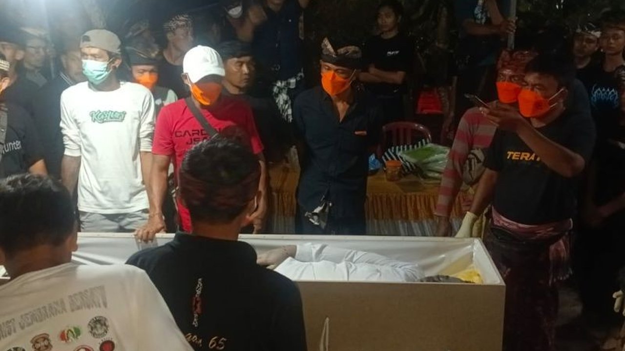 Kabar duka menyelimuti Jembrana, Bali, setelah seorang peserta magang asal daerah itu, I Made Berta Mahendra, meninggal dunia di Malaysia. Simak detail kepulangan jenazah dan dugaan penyebab meninggalnya peserta magang Jembrana ini.