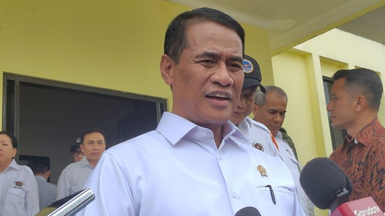 Menteri Pertanian memastikan stok beras nasional aman menjelang Hari Besar Keagamaan Nasional, dengan jumlah tertinggi sepanjang sejarah, sekaligus mendorong produksi telur dan ayam untuk Program Makan Bergizi Gratis.