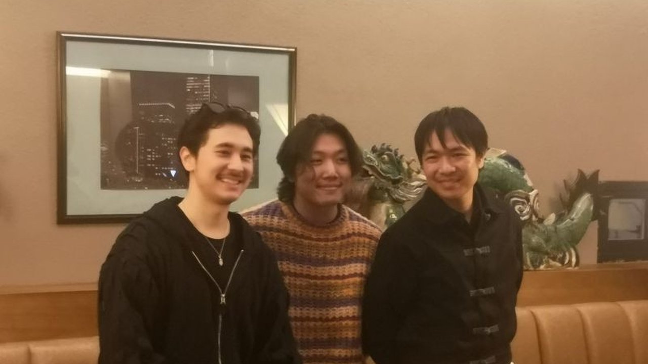 Grup musik Ricecooker resmi meluncurkan album perdana bertajuk 'Favorite Dinner Guest', menyajikan 11 karya terbaik dari puluhan ide lagu yang menyentuh isu kesepian di perkotaan.