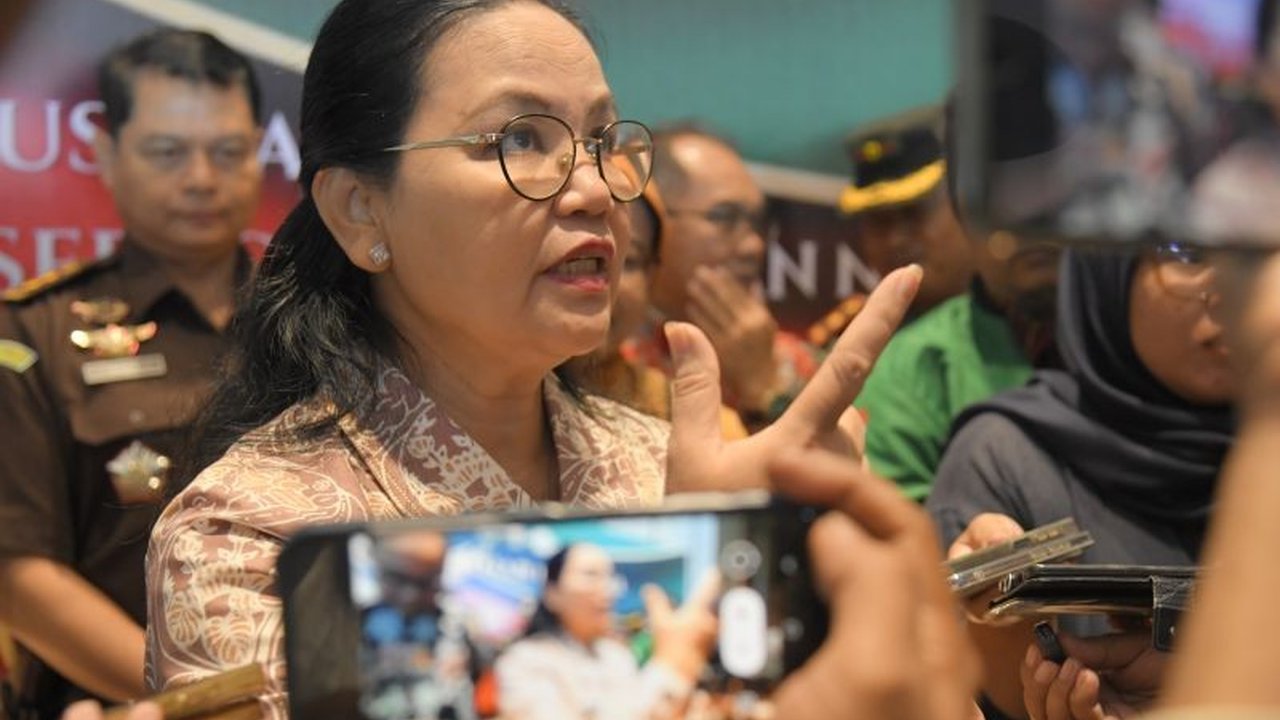 Pemerintah Kota Semarang bergerak cepat menyikapi ambrolnya Jembatan Beringin yang menghubungkan Mangunharjo dan Tambaksari, memastikan keselamatan warga menjadi prioritas utama dalam penanganan Jembatan Beringin.