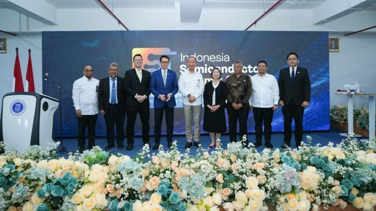 Indonesia Semiconductor Summit (ISS) 2026 menjadi forum penting bagi pemerintah untuk menegaskan komitmen dalam memperkuat Pengembangan Semikonduktor Indonesia secara terintegrasi, dari hulu hingga hilir, guna mendorong transformasi industri berbasis tekn