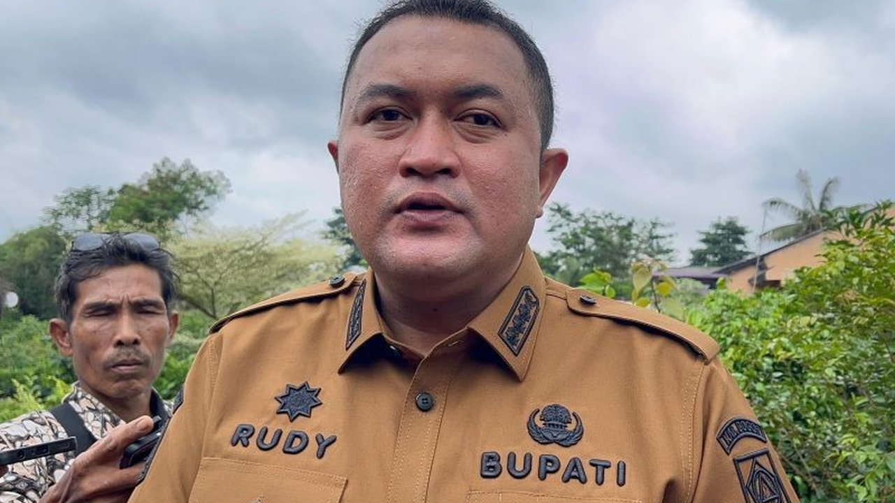 Pemerintah Kabupaten Bogor telah menginventarisasi seluruh titik jalan rusak di 40 kecamatan sebagai dasar penentuan prioritas Perbaikan Jalan Bogor. Upaya ini akan dilakukan bertahap, fokus pada drainase dan kondisi cuaca.