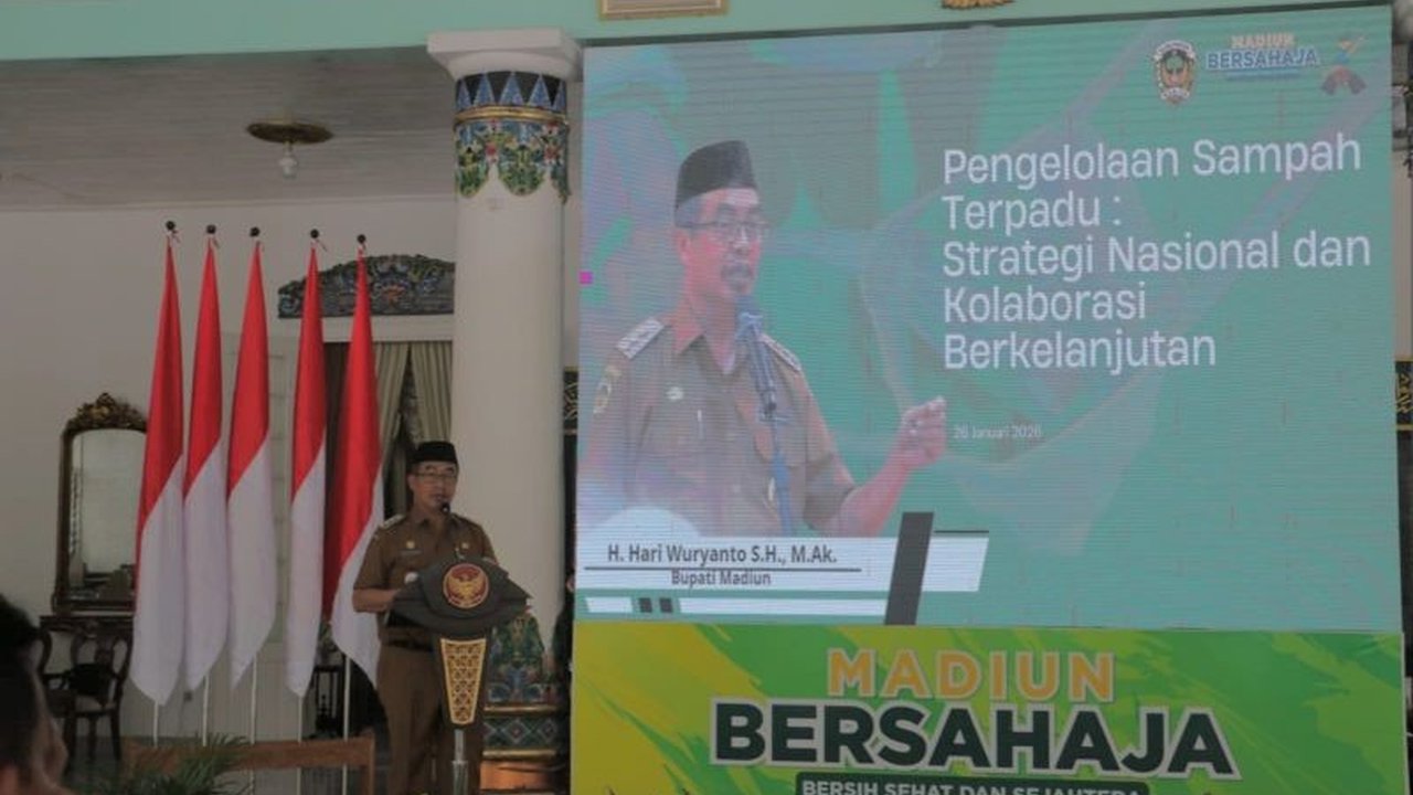Pemerintah Kabupaten Madiun mengambil langkah progresif dengan merumuskan regulasi baru dan skema pendanaan inovatif untuk penanganan sampah, menargetkan pengelolaan 100 persen pada 2029.