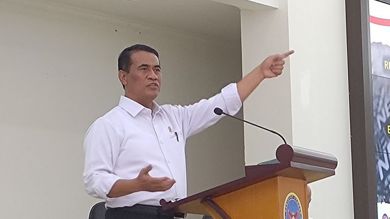 Menteri Pertanian mengungkap bagaimana efisiensi anggaran pertanian sebesar Rp1,7 triliun mampu menciptakan dampak ekonomi fantastis hingga Rp17 triliun. Simak strategi di baliknya!