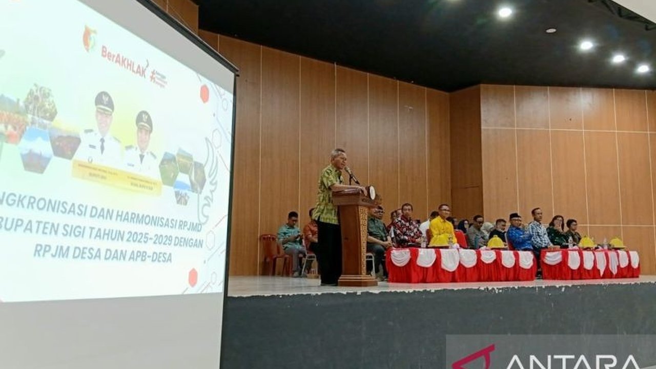 Bupati Sigi Moh Rizal Intjenae mengingatkan kepala desa untuk memastikan pengelolaan dana desa dilakukan secara tepat waktu, transparan, dan akuntabel demi pembangunan daerah.
