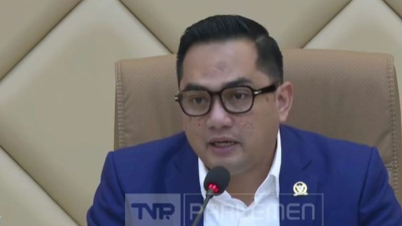 Ketua Komisi II DPR RI, Rifqinizamy Karsayuda, menegaskan bahwa penerapan ambang batas parlemen sangat krusial untuk menciptakan partai politik yang sehat dan pemerintahan yang efektif, mendorong institusionalisasi partai.