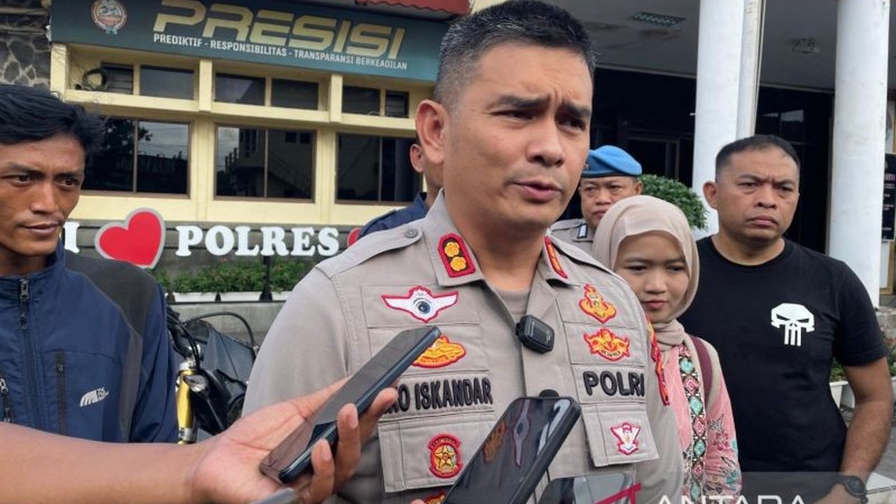 Polres Cirebon Kota sukses melakukan pembongkaran sindikat curanmor yang selama ini meresahkan warga, mengamankan empat pelaku residivis dalam dua operasi terpisah.
