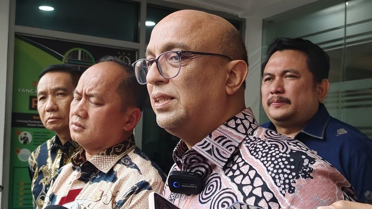 Kejaksaan Agung tengah mendalami kasus dugaan korupsi tata kelola sawit yang terjadi pada era Menteri KLHK Siti Nurbaya Bakar, dengan penyidik telah melakukan penggeledahan di sejumlah lokasi.