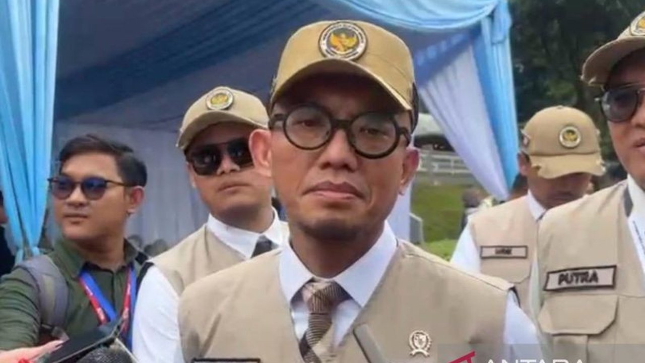 Wakil Menteri Haji dan Umrah Dahnil Anzar Simanjuntak kembali mengingatkan bahwa peran utama Petugas Haji Profesional adalah melayani jemaah, bukan memanfaatkan kesempatan untuk berhaji, demi mewujudkan penyelenggaraan ibadah haji yang berkualitas.