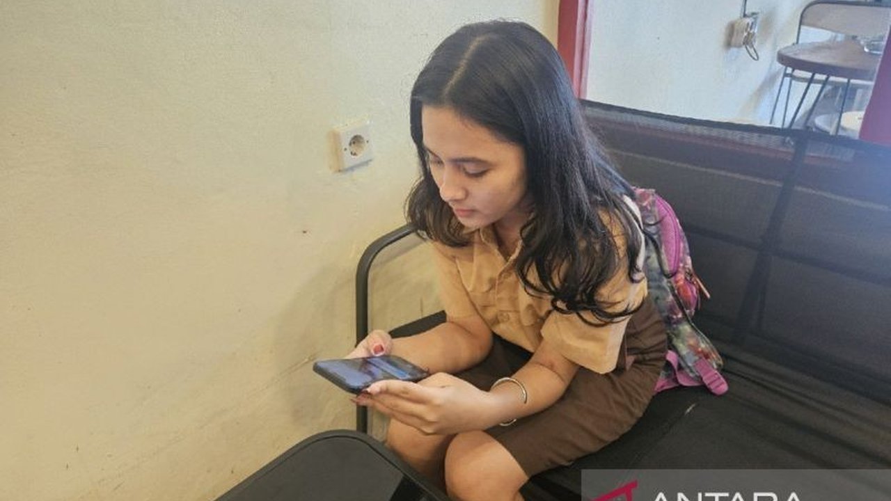 Dinas Komunikasi dan Informatika (Diskominfo) Papua mengimbau pelajar untuk bijak gunakan telepon seluler. Hal ini sejalan dengan surat edaran pembatasan penggunaan ponsel di sekolah guna mendukung konsentrasi belajar dan karakter siswa.