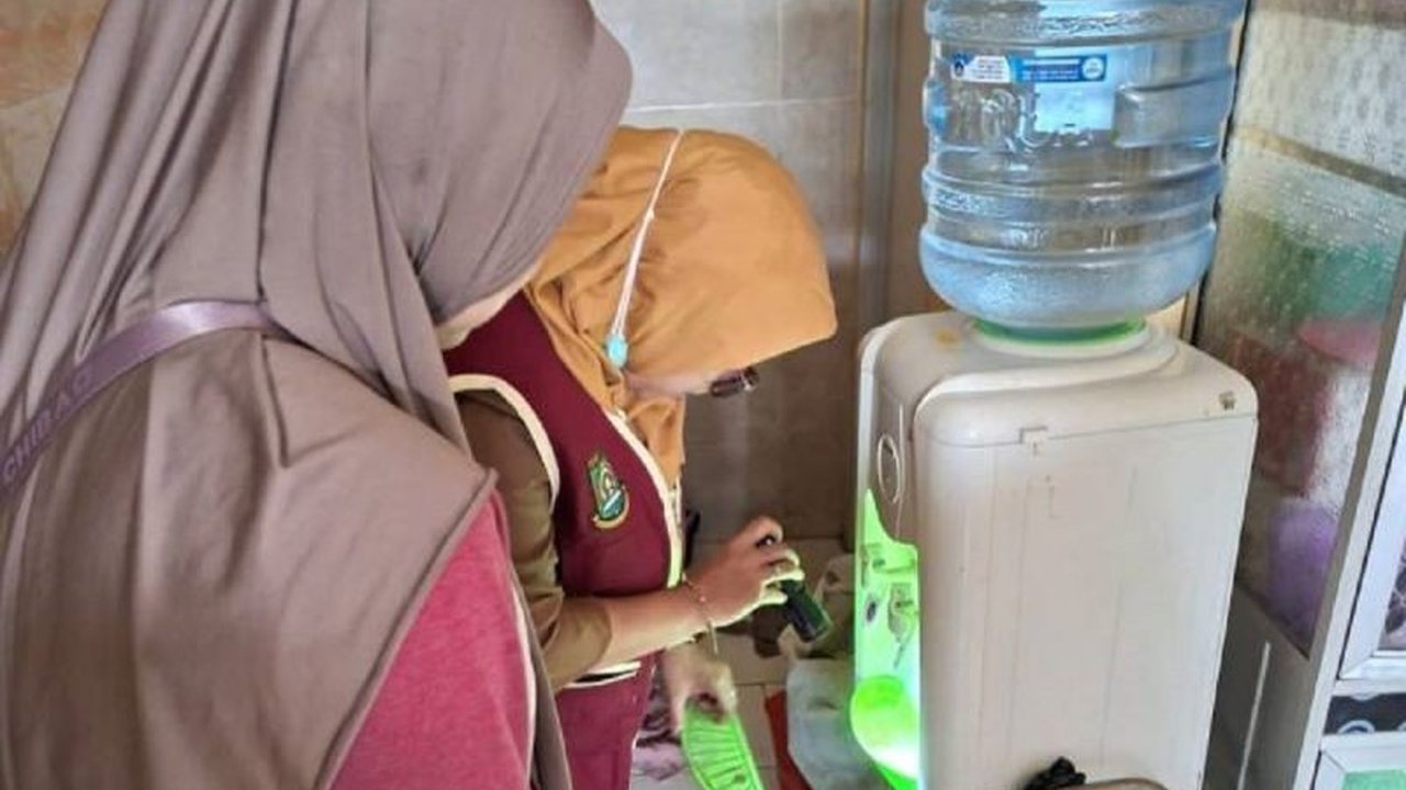 Dinas Kesehatan Kota Tangerang mengimbau masyarakat untuk meluangkan waktu membersihkan rumah minimal satu jam setiap pekan sebagai upaya efektif cegah DBD pasca musim hujan.