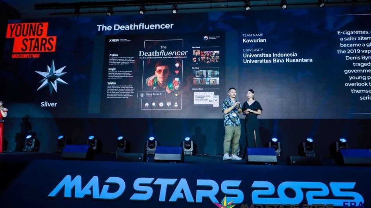 Tim mahasiswa Indonesia berhasil meraih Silver Award pada ajang MAD STARS 2025 di Korea Selatan, membuktikan kreativitas anak bangsa mampu bersaing di kancah global dengan kampanye 'The Deathfluencer' yang berani.