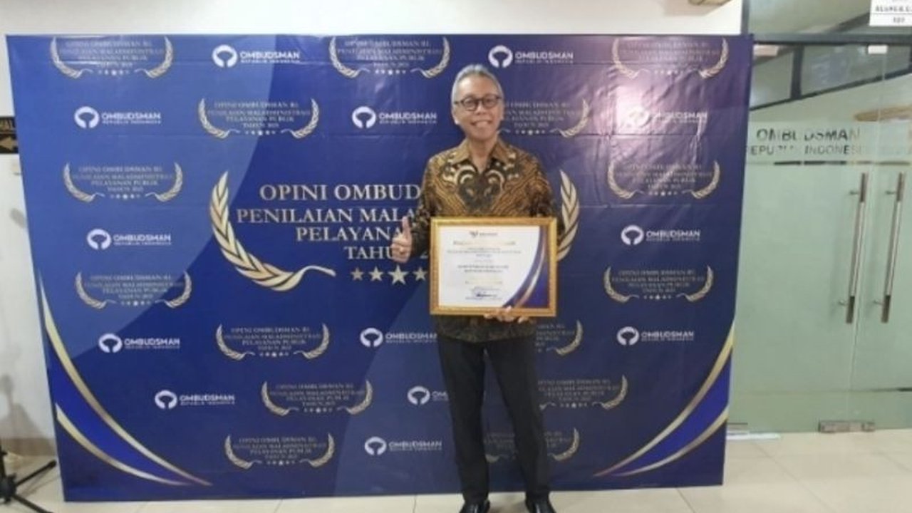 Kementerian Luar Negeri (Kemlu) RI berhasil meraih Opini Kualitas Tertinggi dari Ombudsman RI, menegaskan komitmen berkelanjutan dalam memperkuat layanan publik yang profesional dan bebas maladministrasi.