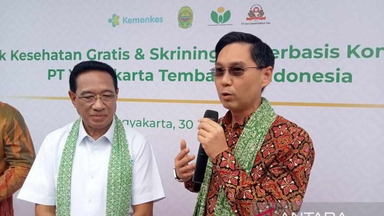 Wakil Menteri Kesehatan meninjau program Cek Kesehatan Gratis (CKG) dan skrining TBC di pabrik Bantul, bagian dari upaya pemerintah menjaga produktivitas pekerja dan mencegah penyakit.