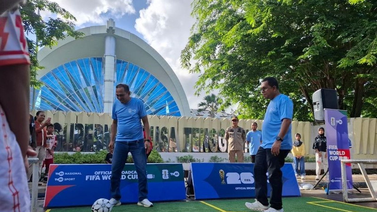 Pemerintah Provinsi NTT siap berkolaborasi dengan TVRI NTT menggelar Nobar Piala Dunia 2026. Kolaborasi ini tak hanya meriahkan ajang sepak bola akbar, tetapi juga dorong ekonomi lokal, terutama UMKM. Simak detail persiapannya!