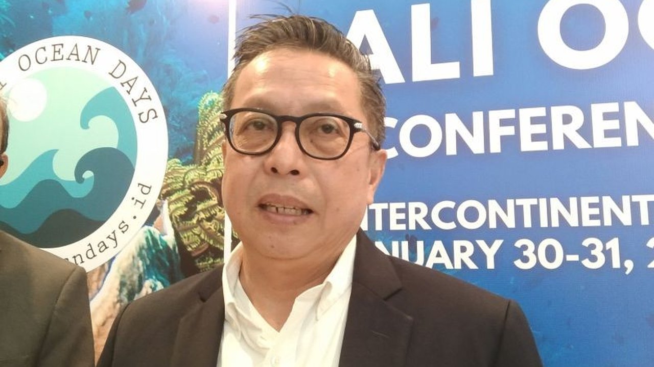 Kementerian Lingkungan Hidup (KLH) memperketat pengawasan kapal pesiar di perairan Indonesia, khususnya Bali, untuk mencegah kerusakan terumbu karang dan memastikan keberlanjutan ekosistem laut.