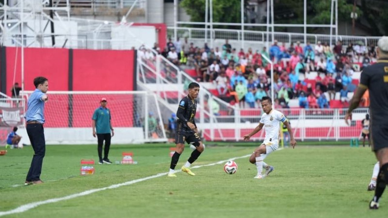Malut United menelan kekalahan 1-2 dari Bhayangkara Presisi Lampung FC di Ternate. Pelatih Hendri Susilo mengakui 'game plan' tim tak berjalan, namun fokus kini beralih ke laga kontra Persib Bandung.