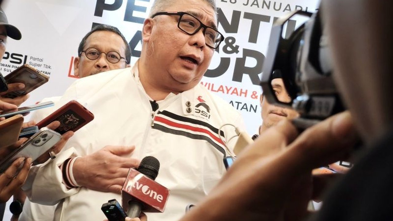 Partai Solidaritas Indonesia (PSI) menetapkan target ambisius 10 juta KTA usai Rakernas I di Makassar. Langkah ini bertujuan memperkuat struktur partai dan mendukung program pemerintah, termasuk program Makan Bergizi Gratis (MBG).