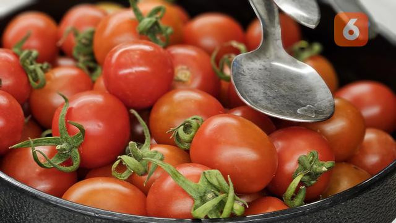 Apakah sayuran hijau benar-benar menyebabkan asam urat? Jangan terjebak mitos! Simak penjelasan ahli gizi tentang makanan yang aman dan tips menjaga kadar asam urat tetap stabil. (Foto: Adity