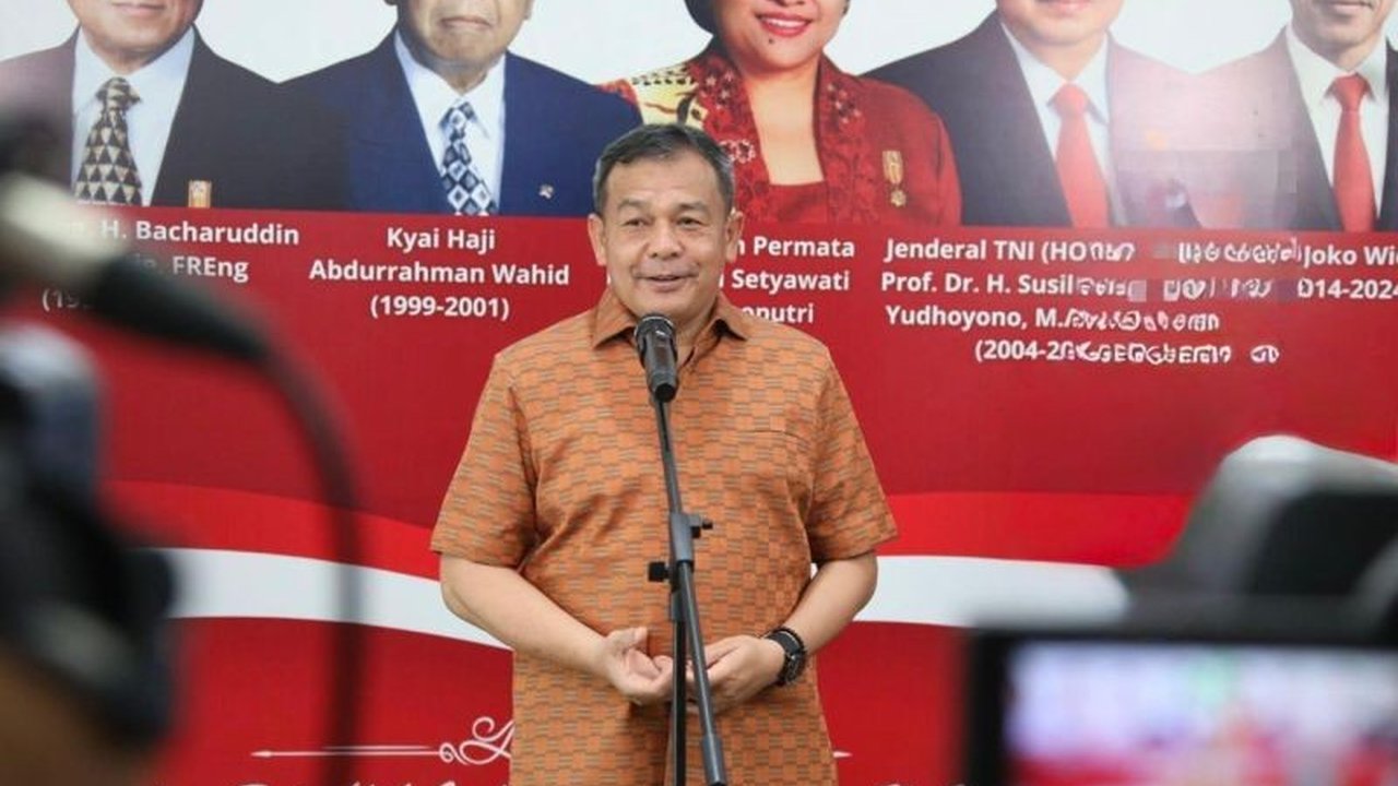 Presiden Prabowo Subianto dijadwalkan membuka Rakornas Pusat Daerah 2026 di Sentul, Bogor, pada Senin (2/2), mengarahkan implementasi program prioritas menuju Indonesia Emas 2045.