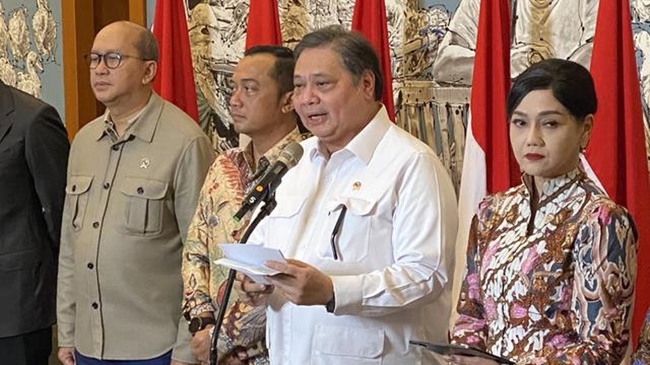 Menteri Koordinator Bidang Perekonomian Airlangga Hartarto dalam konferensi pers  keberlanjutan pasar modal Indonesia Wisma Danantara, Sabtu (31/1/2026). (Liputan6.com/Tian)